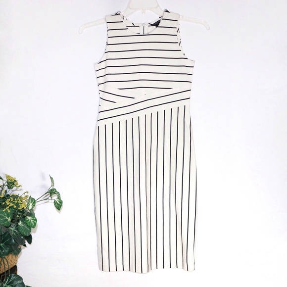 Ann Taylor Dresses & Skirts - ❣️ANN TAYLOR Petite Stripe Dress